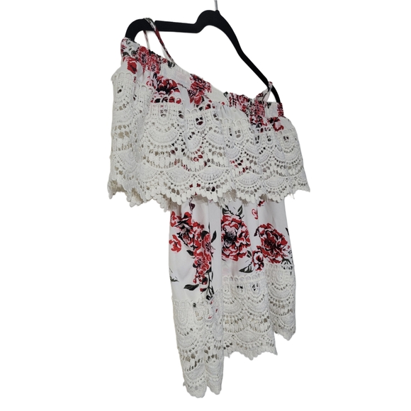 No Boundaries Red and White Lace Off The Shoulder Floral Blouse Sz M (7-9) - Picture 3 of 7